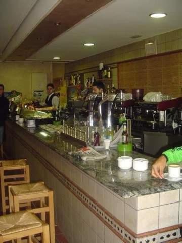 Hostal Restaurante El Roser La Llosa Exterior photo